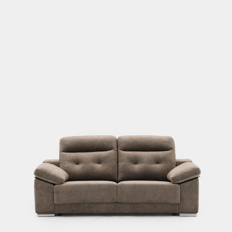 Sofá de tres plazas marrón cómodo para salón moderno