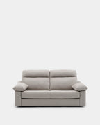 Sofá-cama de 3 lugares bege, resistente a manchas, para uma sala de estar moderna.