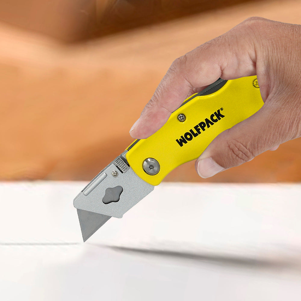 Folding utility knife with trapezoid blade 155 mm