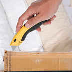 Cutter with 20 mm retractable blade, quick blade change, aluminum housing, rubberized grip. Professional use