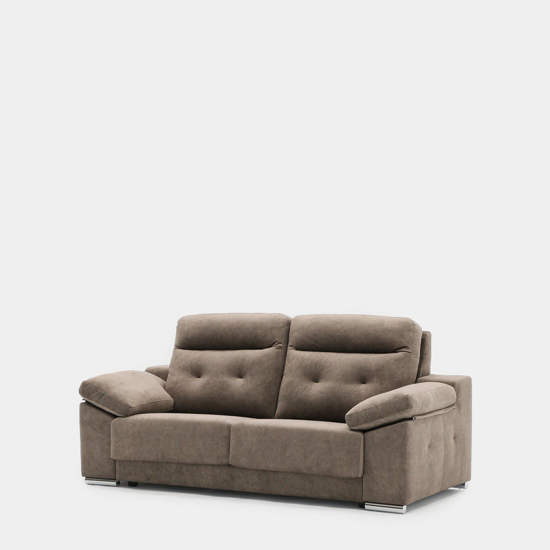 Sofá de tres plazas marrón cómodo para salón moderno