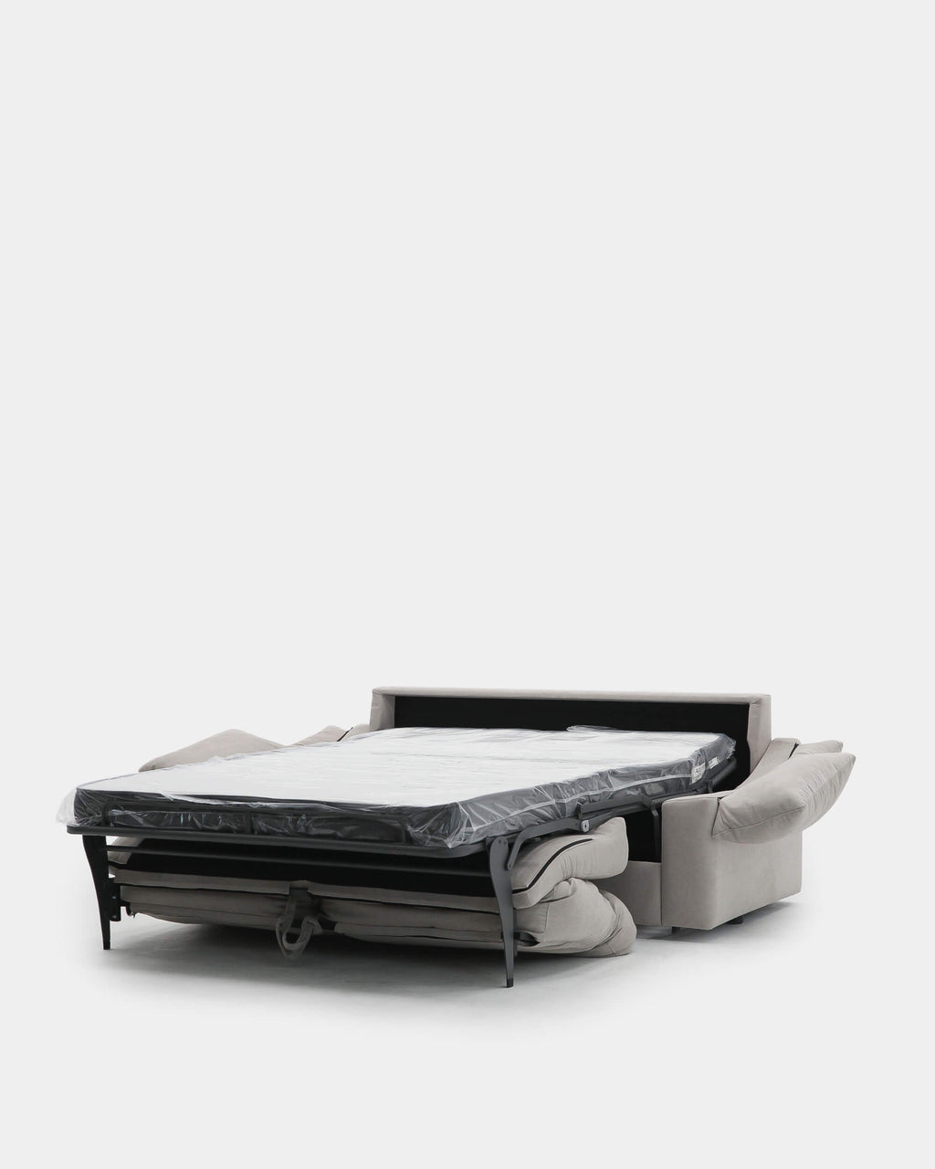 Sofá-cama de 3 lugares bege, resistente a manchas, para uma sala de estar moderna.