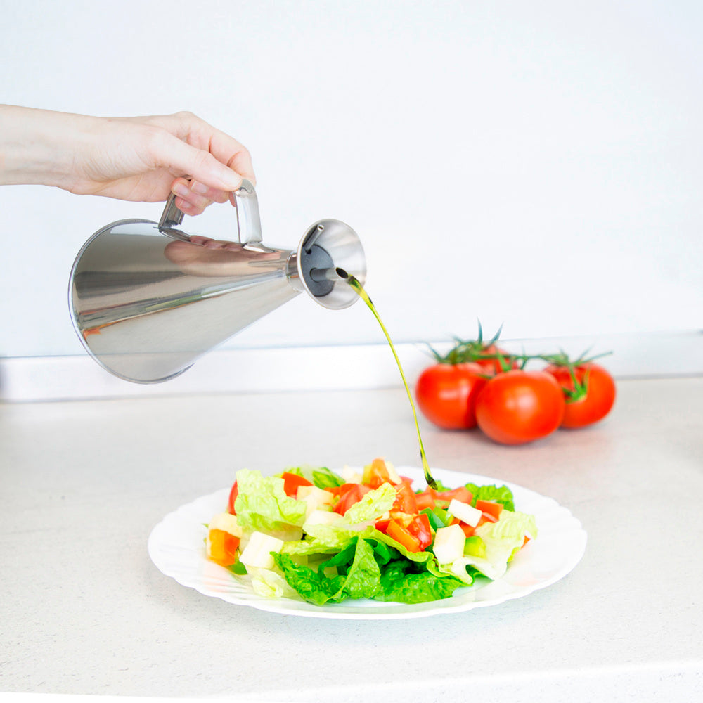 Stainless steel drip-free oil dispenser, 250 ml.