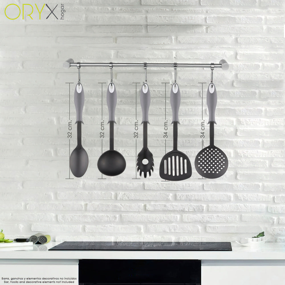 Nylon kitchen scraper spatula with anti-drip rubberized handle 34.5 x 11 cm