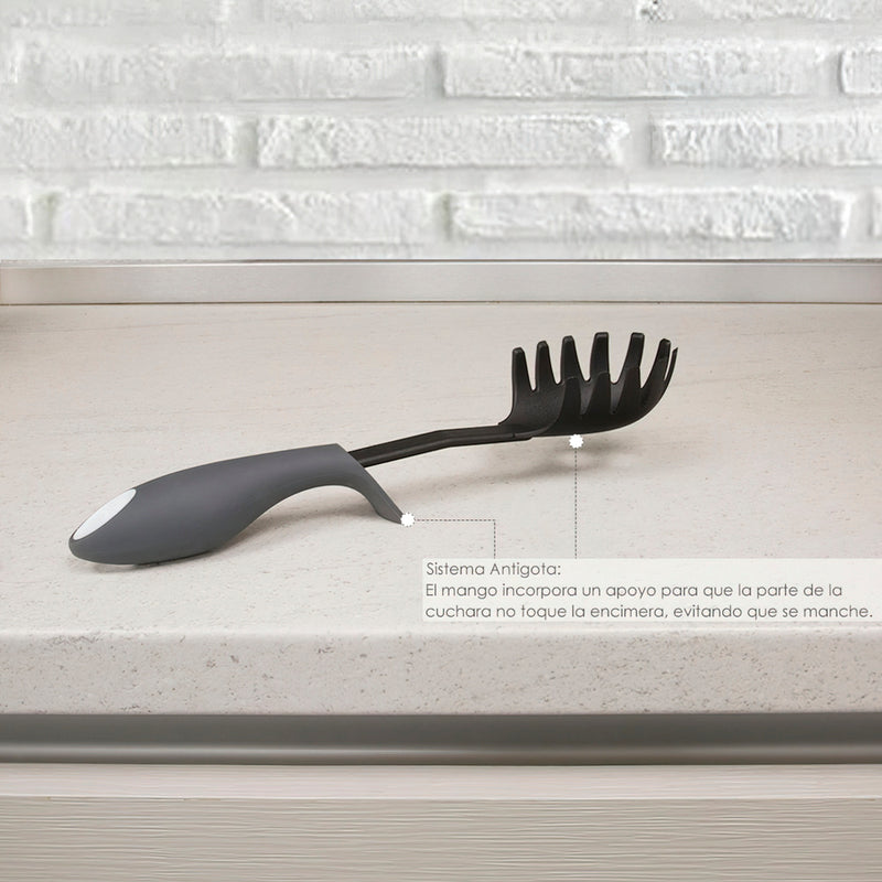 Servidor espaguetis nylon con mango antigotas engomado 31,5 x 6 cm