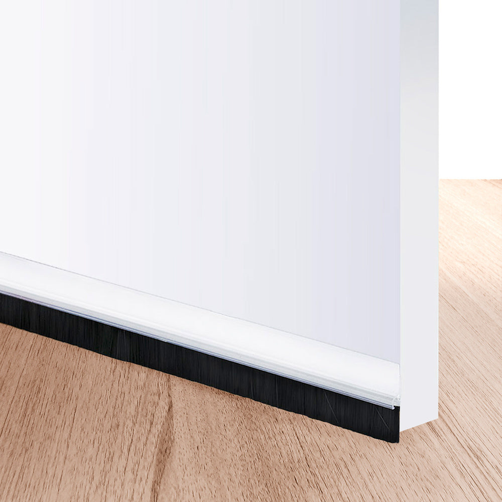 Burlete pvc con cepillo. Para puertas. Color blanco 1 metro