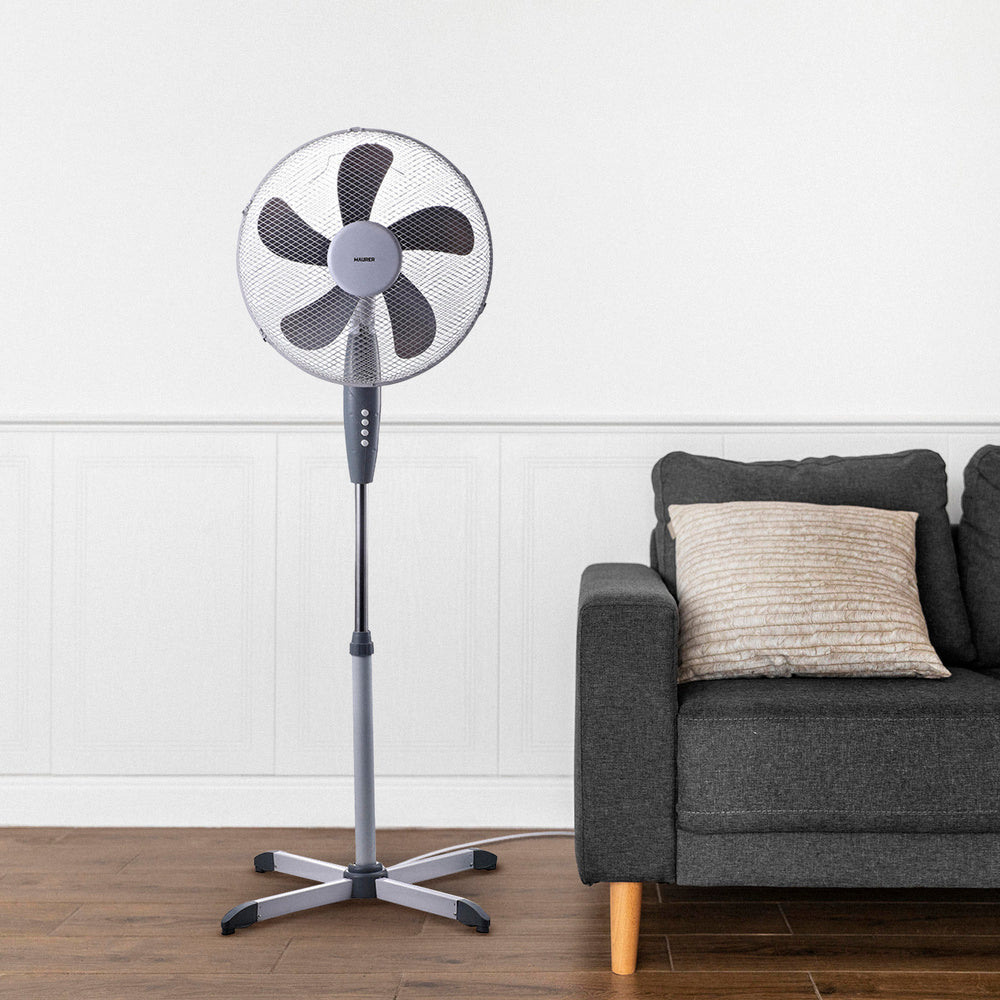 Pedestal fan ø 40 x 135 cm 45 W. Automatic oscillation, adjustable height, tiltable head, stable 60x60 cm base