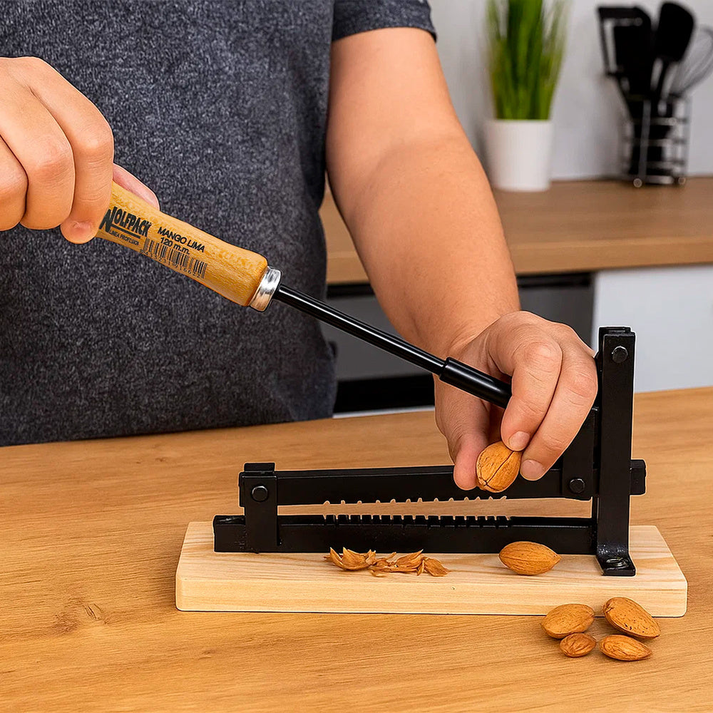 Handmade almond-cracking machine