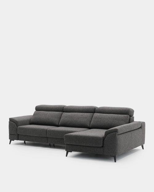 Sofá chaise longue de 4 lugares estofado em elegante cinzento para maior conforto.