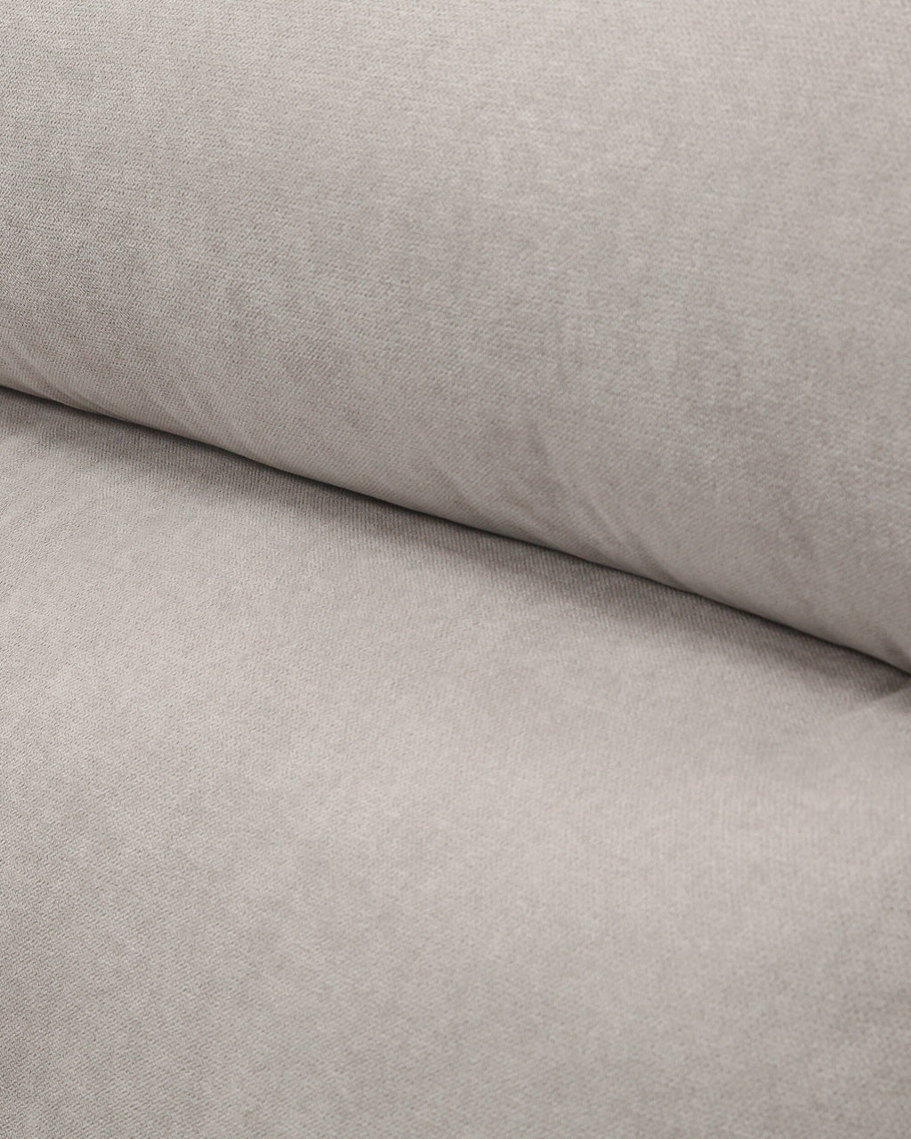 Sofá-cama de 3 lugares bege, resistente a manchas, para uma sala de estar moderna.