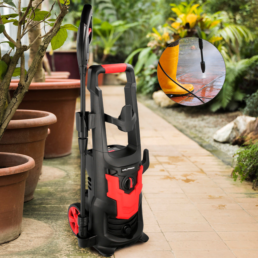 High pressure washer 135 bar 1,800 watt. With accessories. 330 liters / hour. Water cleaner with detergent tank