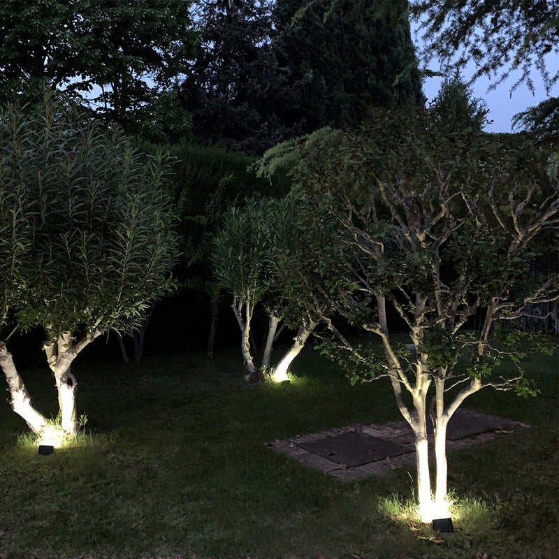 Aplique solar LED 250 lumenes con sensor de movimiento y crepuscular IP65