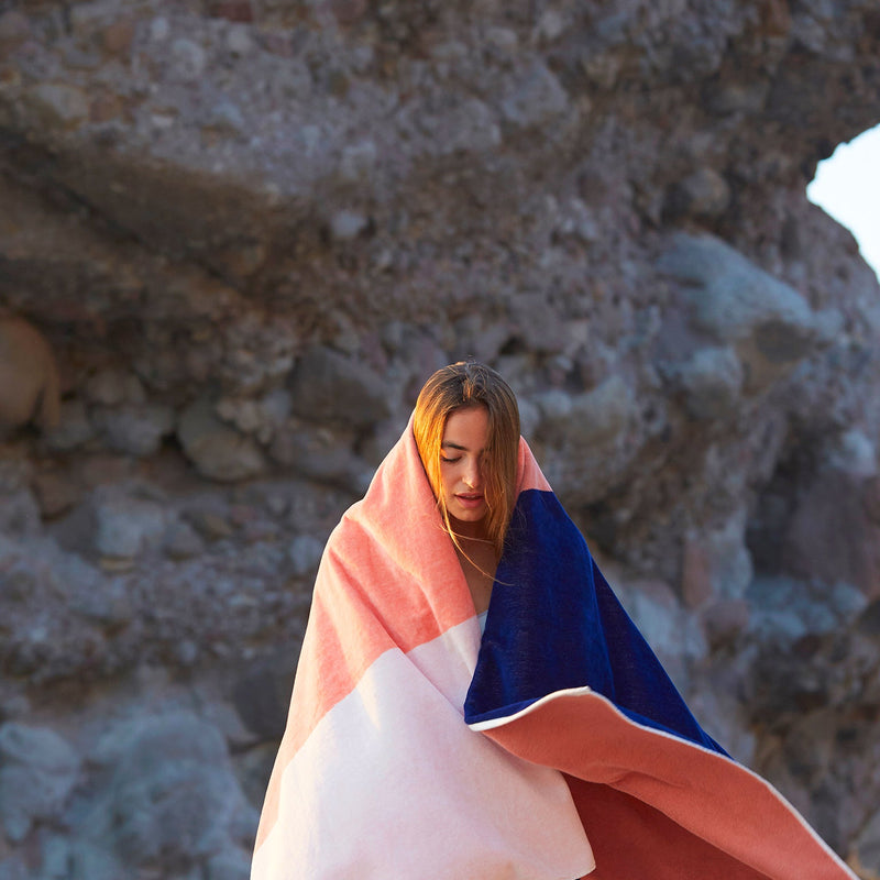 KONOH - Toalla de playa de algodón orgánico con bolsillo1Home & Garden > Linens & Bedding > Towels > Beach Towels