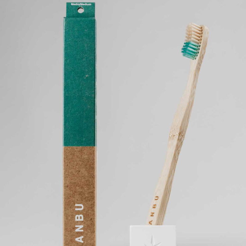 Cepillo de dientes de bambú cerdas medias sostenibles