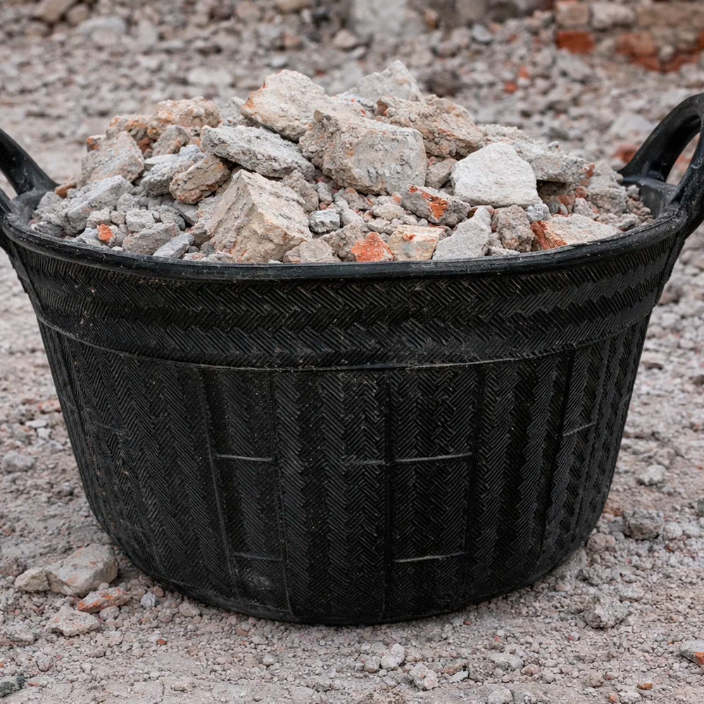 Cesto de borracha de 30 litros com pegas e base e laterais reforçadas. Espessura de 1 cm, cesto de obra, balde de borracha de obra