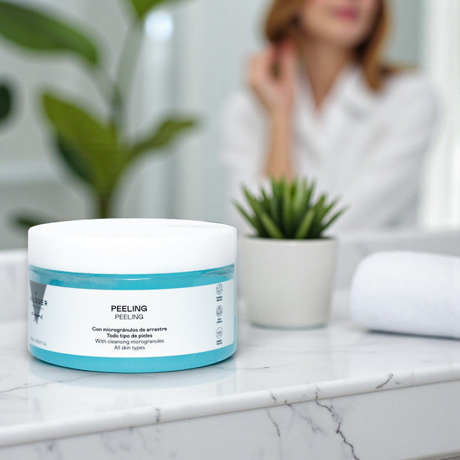 Peeling facial gel exfoliante suave con microgránulos