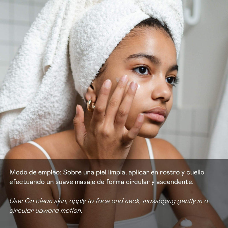 Crema facial exfoliante con AHA de origen natural suave