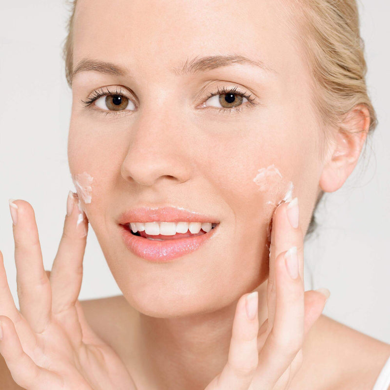 Crema facial blanqueante SPF 20 para todo tipo de piel