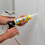 White acrylic sealant 280 cm³.