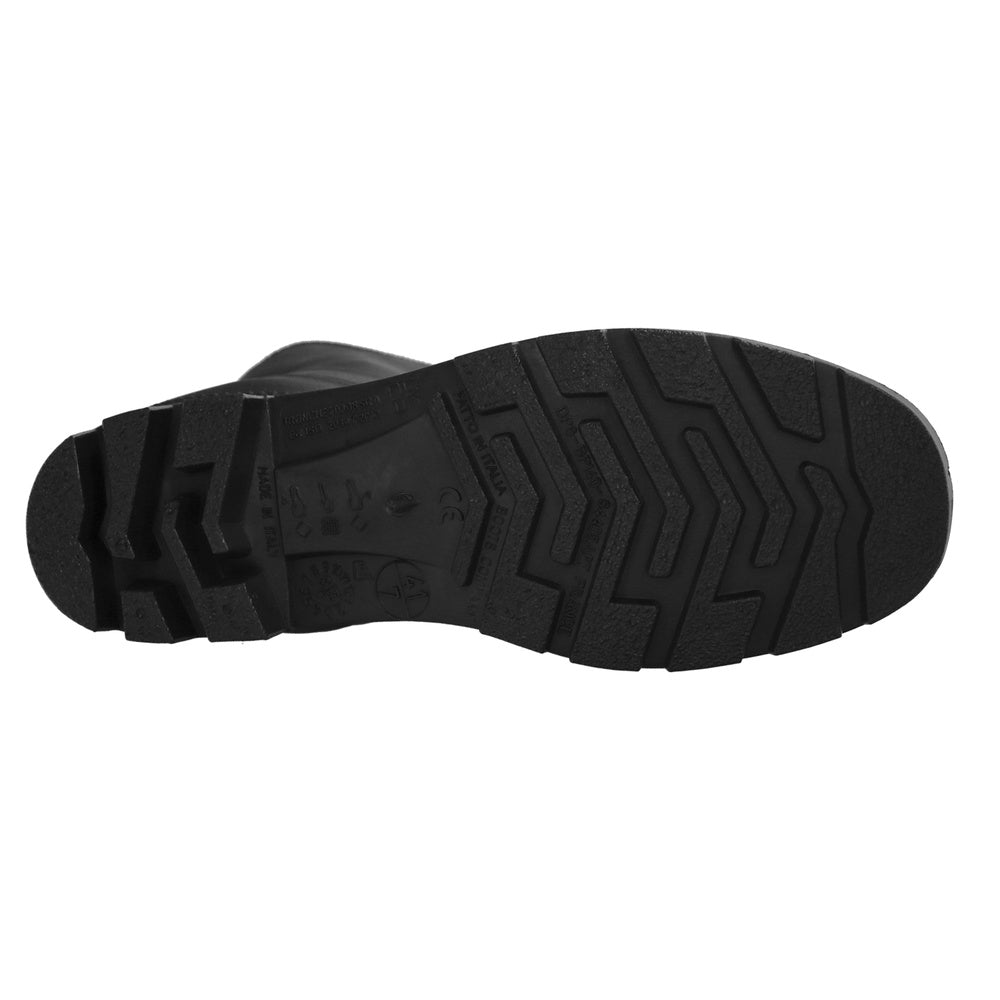 Botas pretas de cano baixo em borracha, tamanho 47 (par)