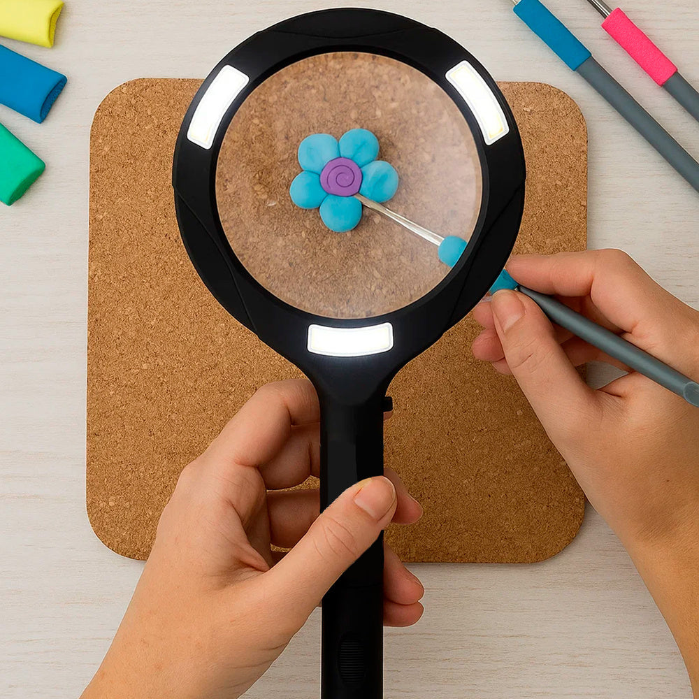 LED Magnifying Glass 2.5x Magnification. Handheld magnifier, ø11cm magnifying glass for reading, reading magnifier, magnifying glass with light
