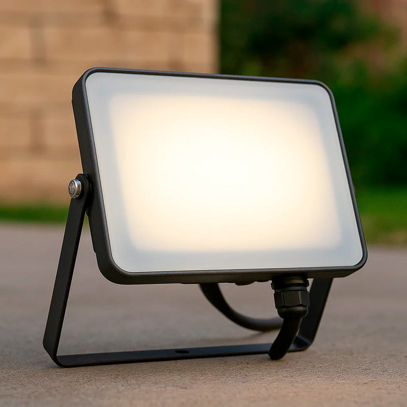 Foco LED plano  30 watt. 2700 lumens. luz blanca 4000ºk protección IP65. cuerpo aluminio