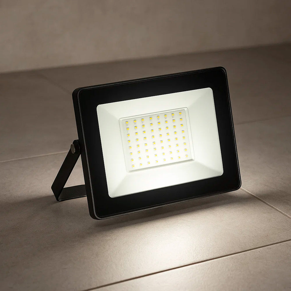 Foco led plano  70 watt. 7700 lumens. Luz blanca 4000ºk protección ip65.