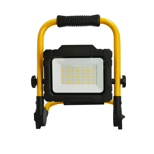 Foco LED plano 30 watt. luz blanca 4000º k IP 65 3300 lumenes con asa de transporte
