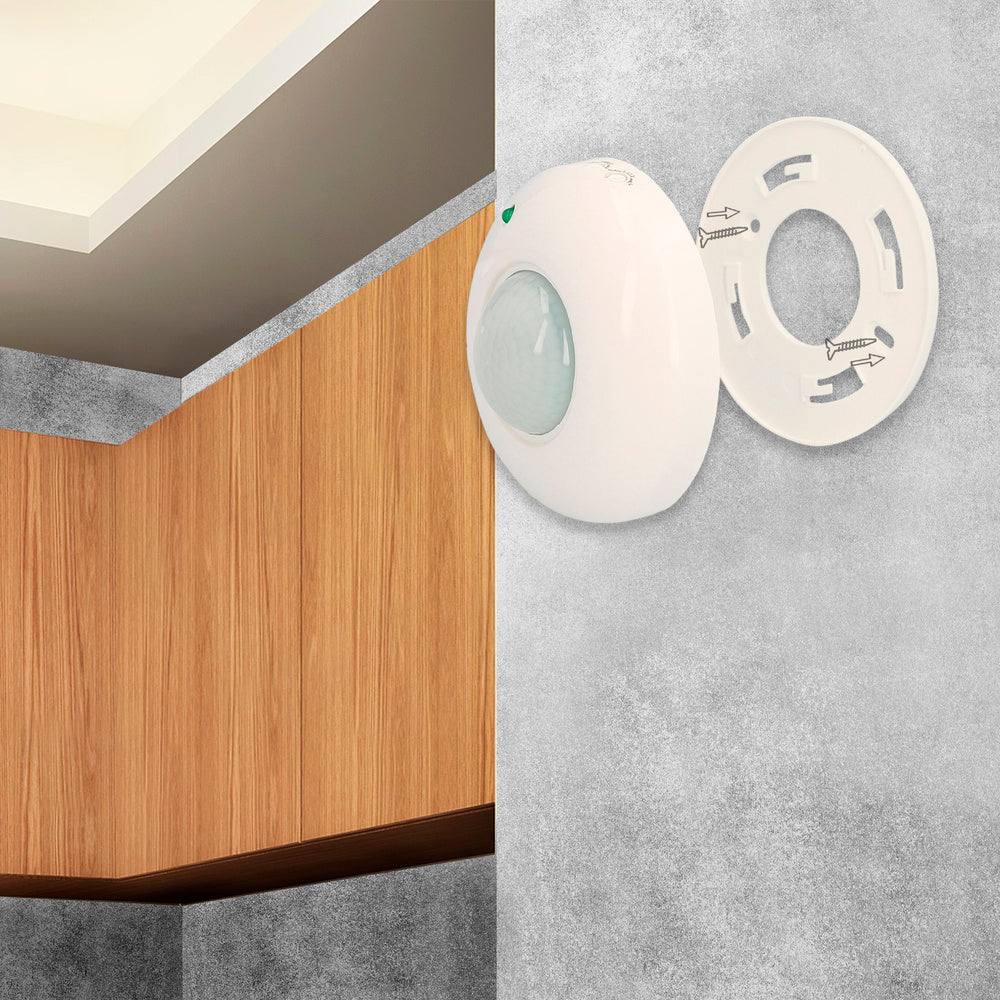 360° infrared motion detector with twilight sensor. Adjustable