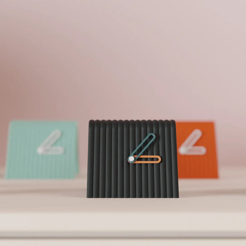 Reloj de Mesa Mini en 3D – Diseño Moderno en Forma de ARelojHome & Garden > Decor > Clocks > Desk & Shelf Clocks > Desk Clocks