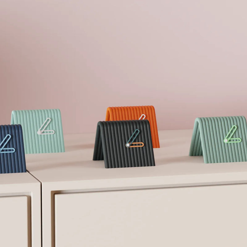 Reloj de Mesa Mini en 3D – Diseño Moderno en Forma de ARelojHome & Garden > Decor > Clocks > Desk & Shelf Clocks > Desk Clocks