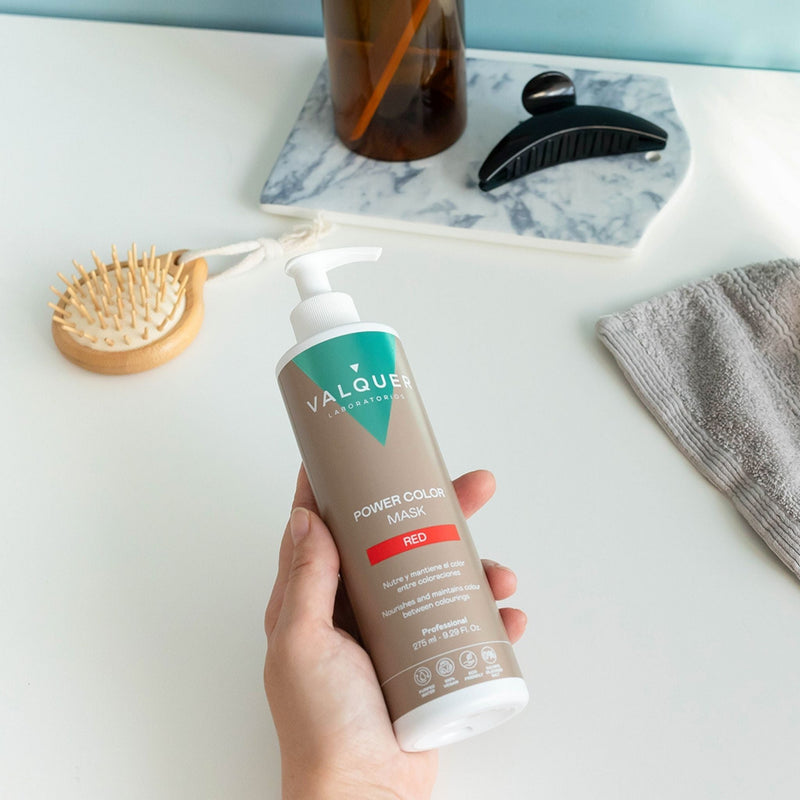 Mascarilla roja para coloración temporal del cabello teñido