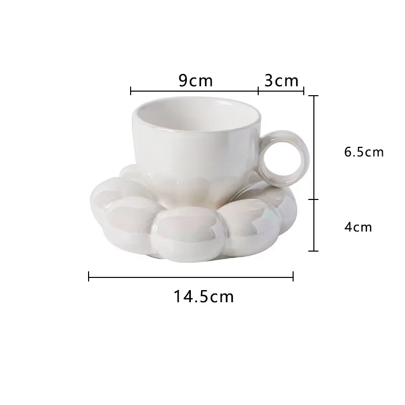 Taza con plato en forma de nubeTazas