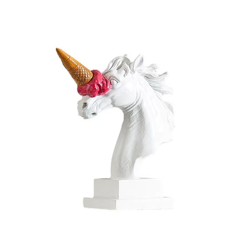Estatua de cabeza de caballo con helado rojo, artesanía de resina para decoración modernaEsculturasHome & Garden > Decor > Artwork > Sculptures & Statues