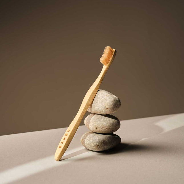 Cepillo de dientes de bambú cerdas medias sostenibles