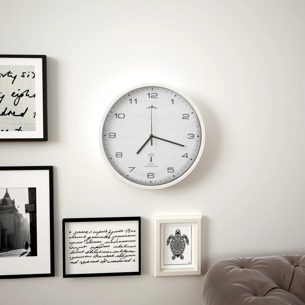 Radio-controlled quartz movement wall clock 31 cm white