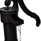 Fuente con diseño de bomba de pozo