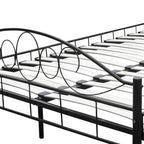 Cama de metal negro con colchón 180x200 cm