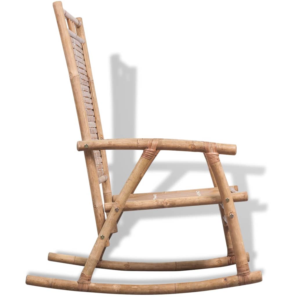 Silla mecedora de bambú