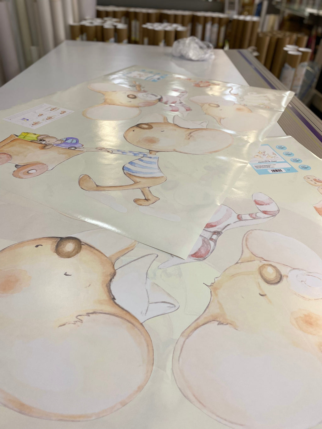 Vinil decorativo infantil para sala de jogos | Pintado à mão