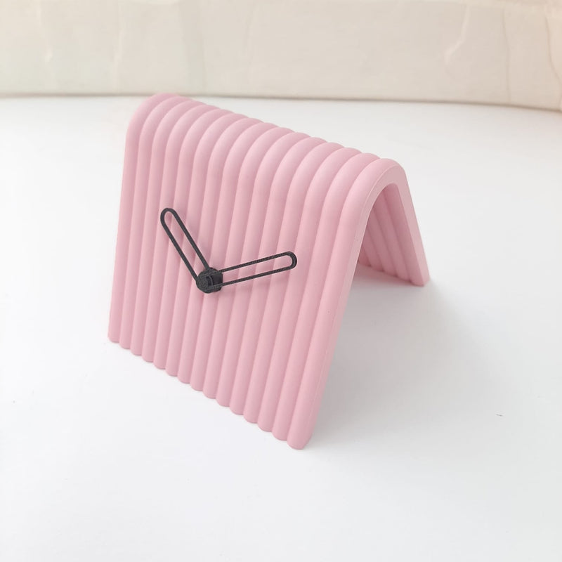 Reloj de Mesa Mini en 3D – Diseño Moderno en Forma de ARelojHome & Garden > Decor > Clocks > Desk & Shelf Clocks > Desk Clocks