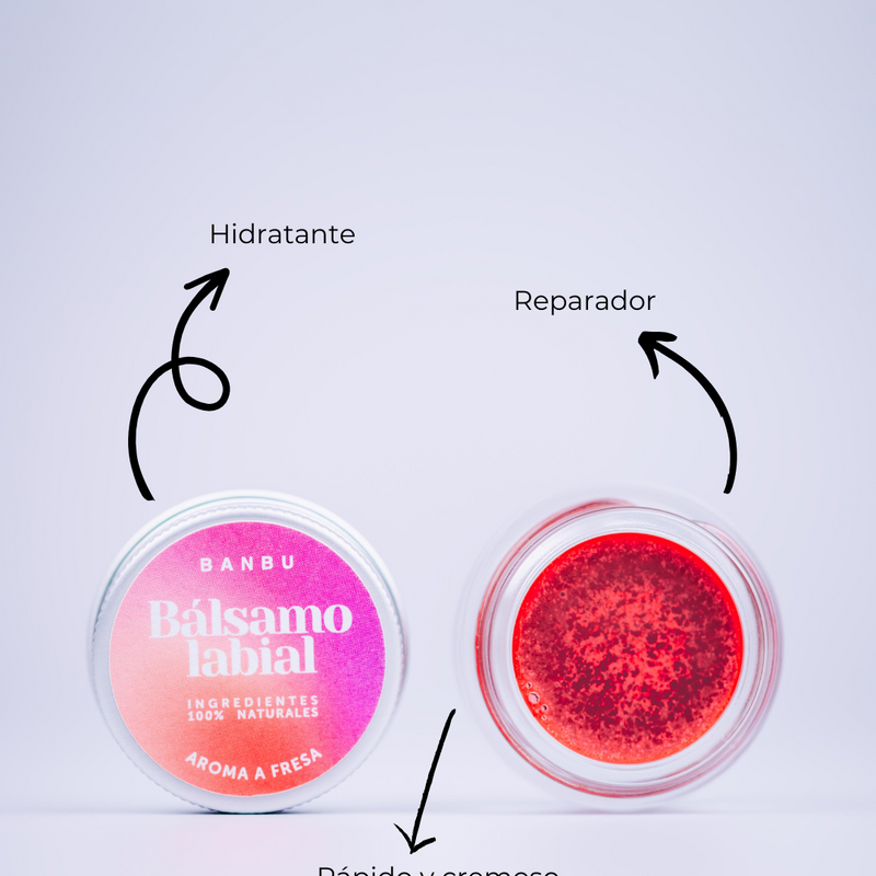 Bálsamo labial hidratante con color rojo y aroma a fresa