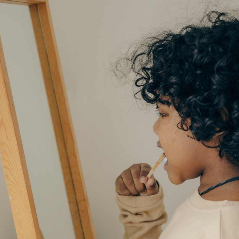 Cepillo de dientes infantil de madera | cerdas extra suaves