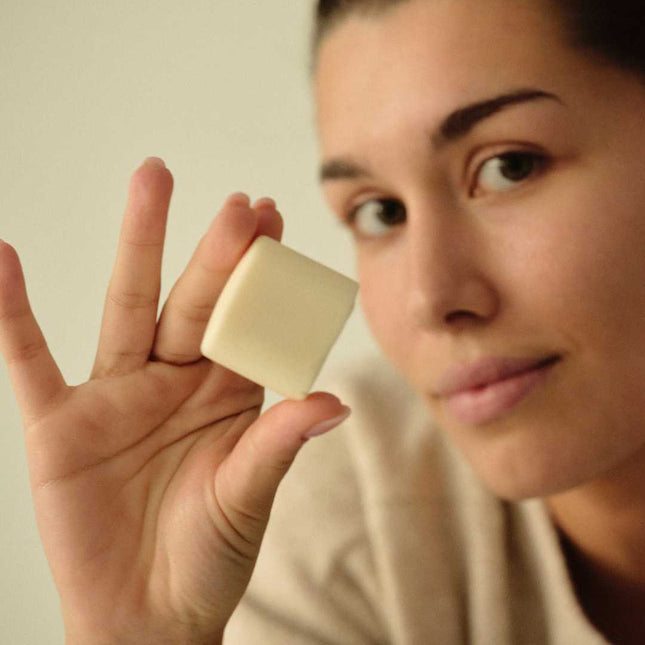 Crema de manos sólida hidratante ecológica para piel seca