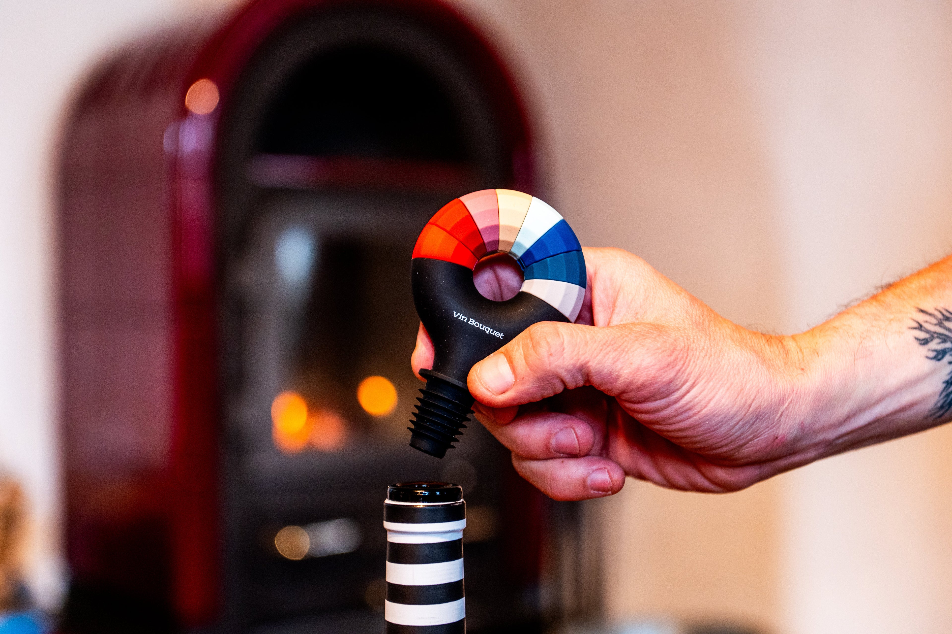 Bottle stopper with glass markers