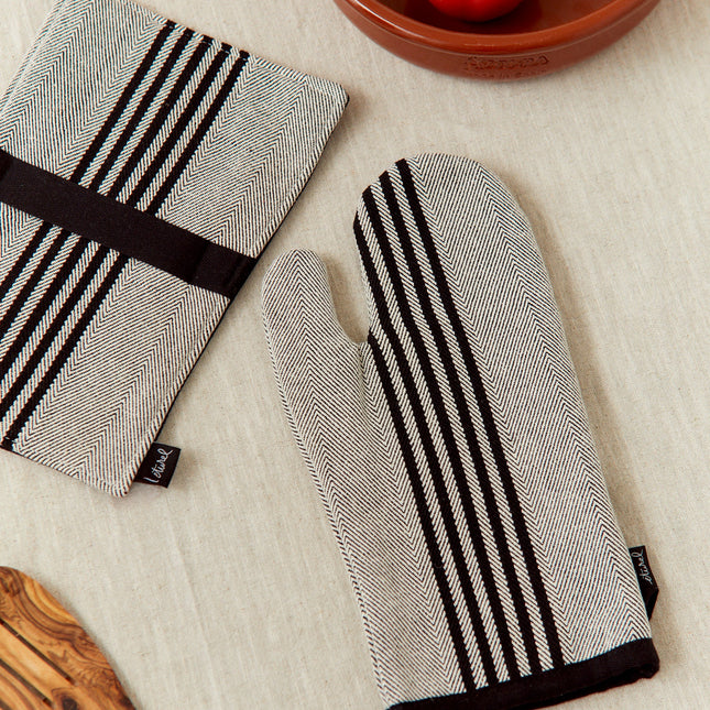 Set de horno sarga de burgos negroManopla hornoArts & Entertainment > Hobbies & Creative Arts > Arts & Crafts > Art & Crafting Tools > Thimbles & Sewing Palms > Sewing Palms