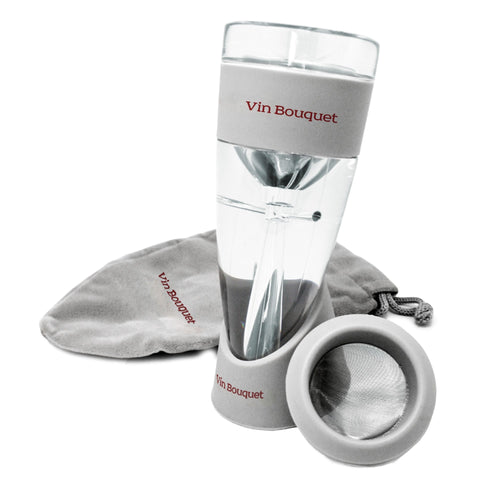 Wine aerator with filter and carrying bag