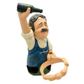 Homem que serve sidra elétrica