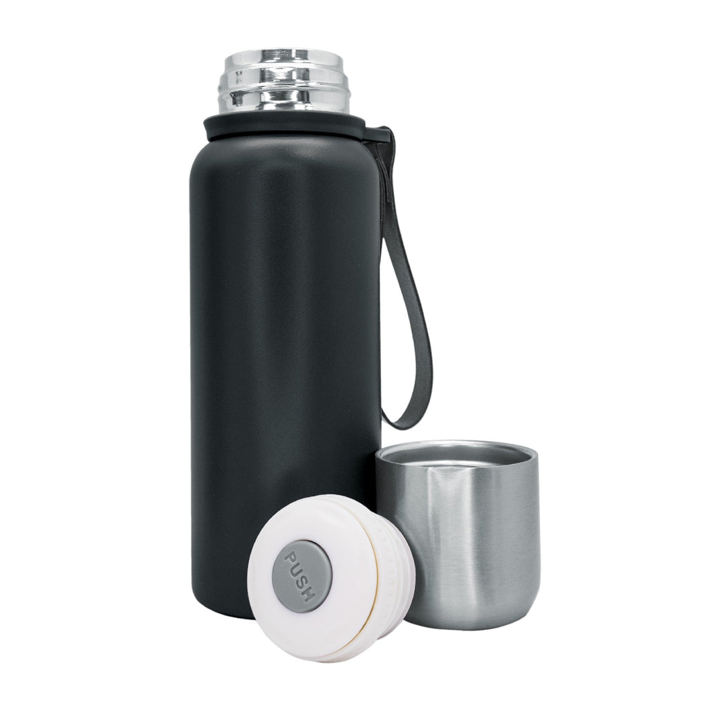 Garrafa térmica em aço inoxidável com copo e tampa de encaixe.