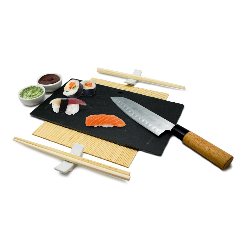 Conjunto para sushi com faca, ardósia e acessórios.
